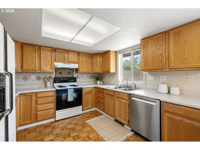 3843 SOUZA St, Eugene, OR 97402