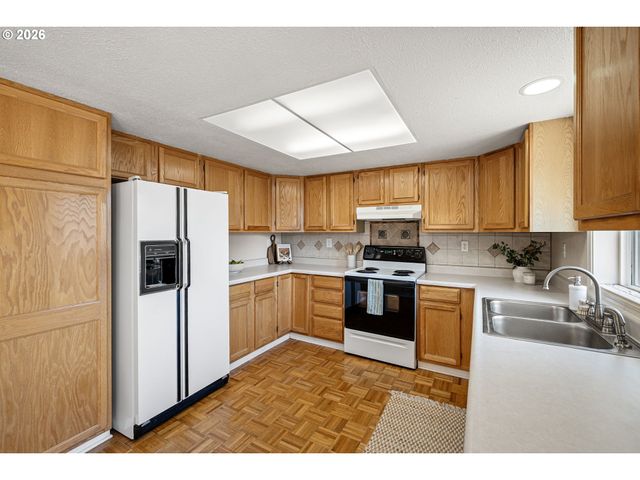 3843 SOUZA St, Eugene, OR 97402