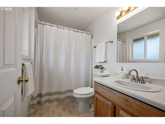 3843 SOUZA St, Eugene, OR 97402