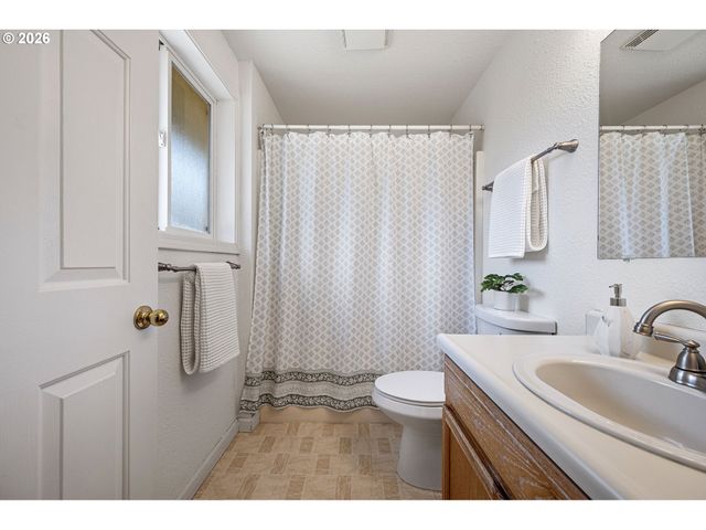 3843 SOUZA St, Eugene, OR 97402