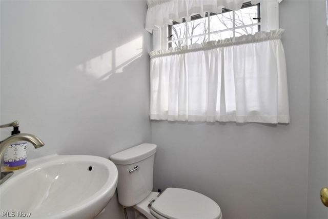 15991 Henley Road, Cleveland, OH 44112