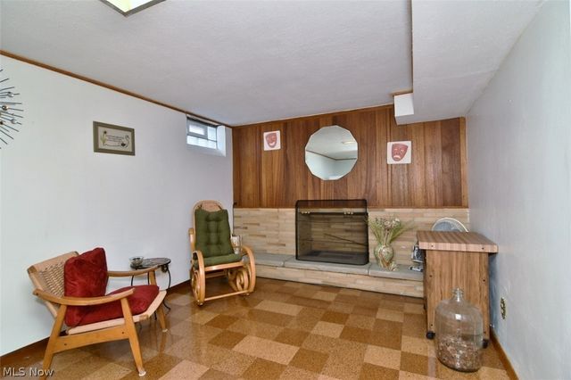 15991 Henley Road, Cleveland, OH 44112