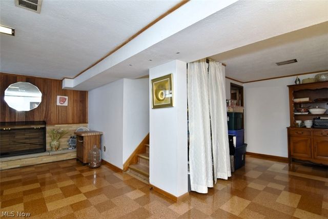 15991 Henley Road, Cleveland, OH 44112