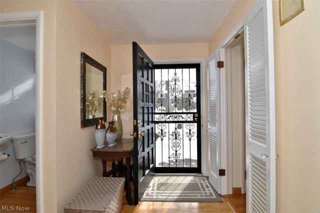 15991 Henley Road, Cleveland, OH 44112