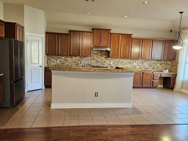 5031 Gulf Stream Lane, Bacliff, TX 77518