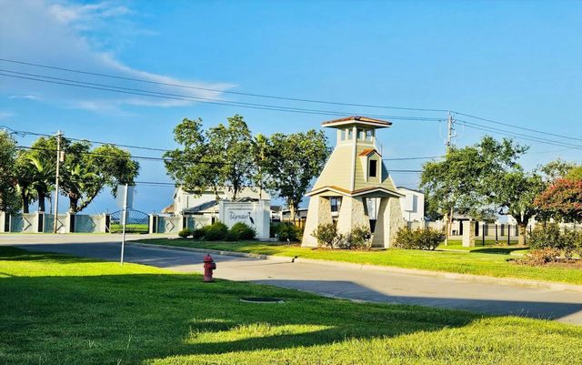5031 Gulf Stream Lane, Bacliff, TX 77518