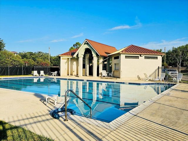 5031 Gulf Stream Lane, Bacliff, TX 77518