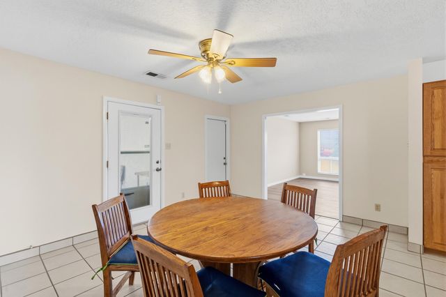 3301 May Circle SE, Rio Rancho, NM 87124