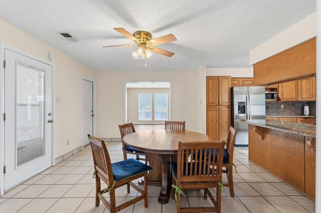 3301 May Circle SE, Rio Rancho, NM 87124