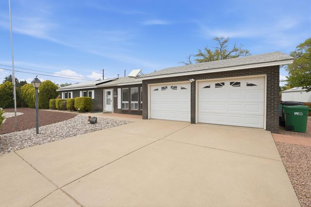 3301 May Circle SE, Rio Rancho, NM 87124