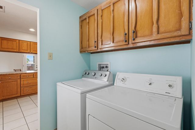 3301 May Circle SE, Rio Rancho, NM 87124