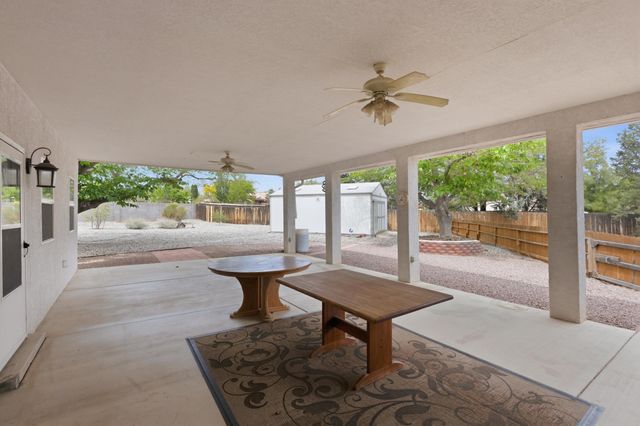 3301 May Circle SE, Rio Rancho, NM 87124