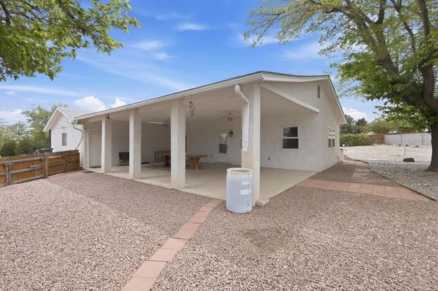 3301 May Circle SE, Rio Rancho, NM 87124