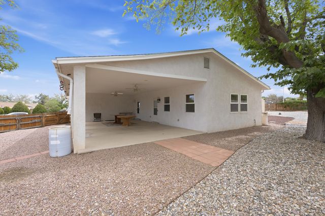 3301 May Circle SE, Rio Rancho, NM 87124