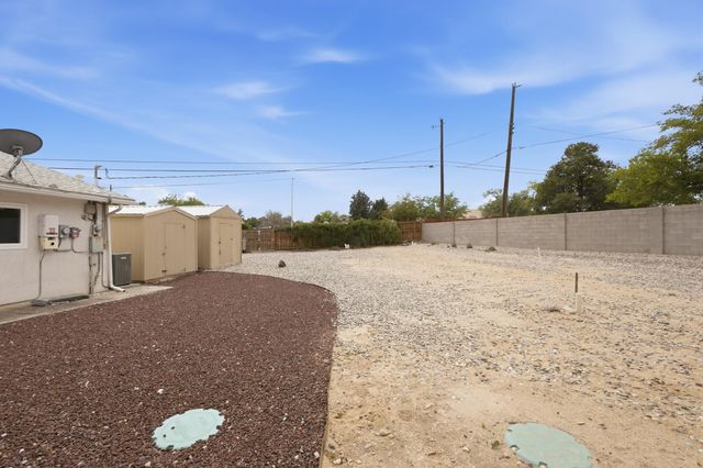 3301 May Circle SE, Rio Rancho, NM 87124