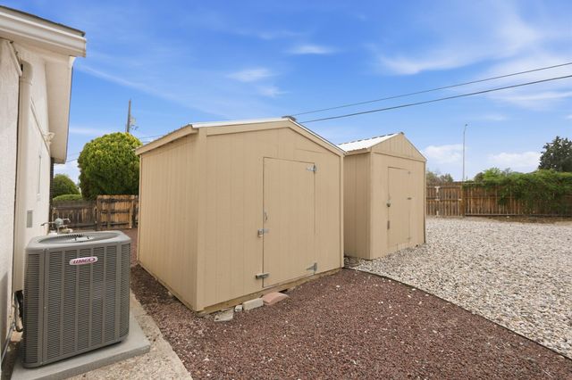 3301 May Circle SE, Rio Rancho, NM 87124