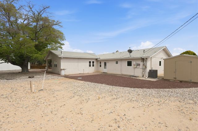 3301 May Circle SE, Rio Rancho, NM 87124