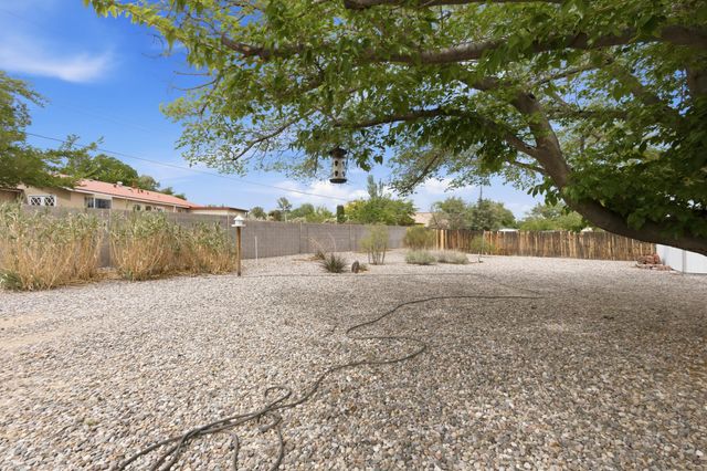 3301 May Circle SE, Rio Rancho, NM 87124