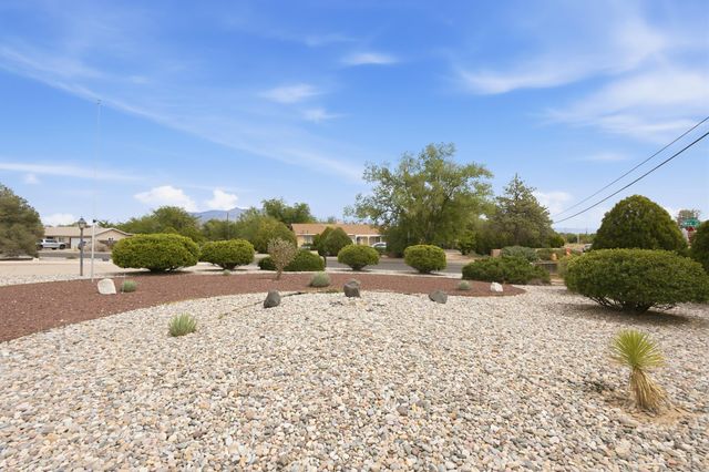 3301 May Circle SE, Rio Rancho, NM 87124