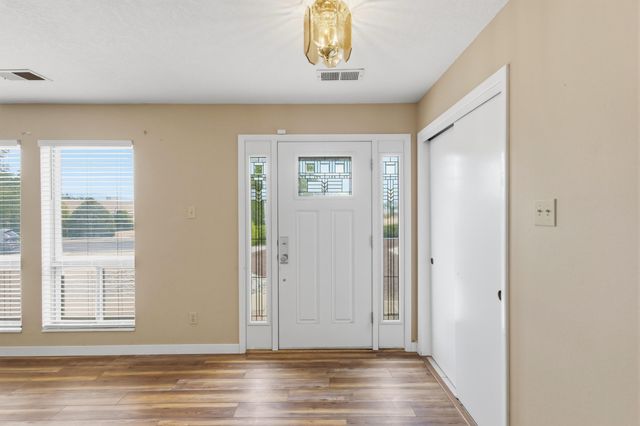 3301 May Circle SE, Rio Rancho, NM 87124