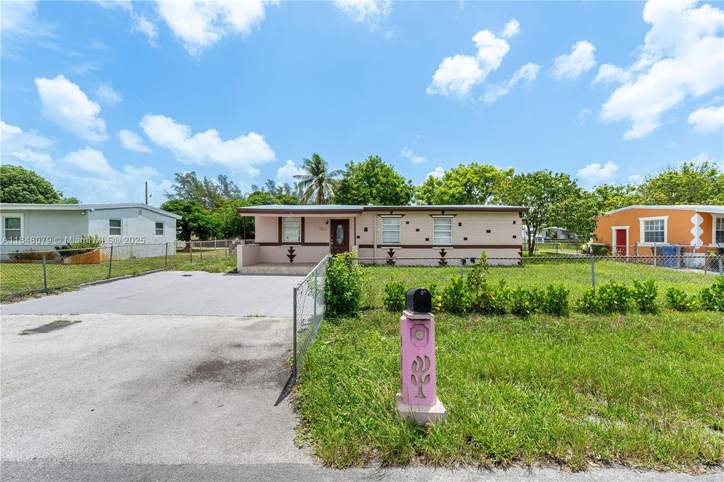 1220 NW 19th Ave, Fort Lauderdale, FL 33311