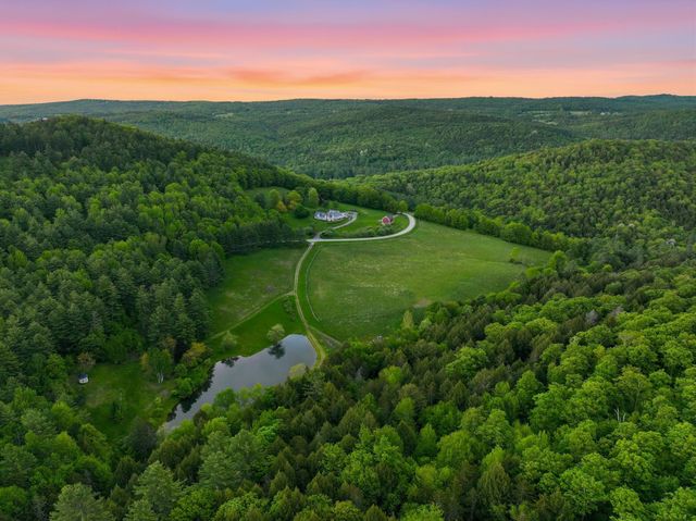 3147 Mount Hunger Road, Barnard, VT 05091