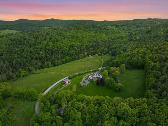 3147 Mount Hunger Road, Barnard, VT 05091