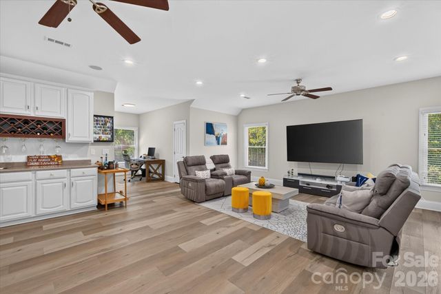 6605 Saunton Court, Charlotte, NC 28277
