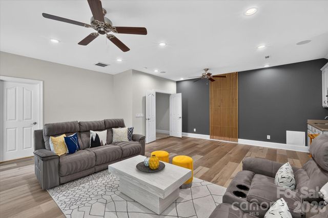 6605 Saunton Court, Charlotte, NC 28277