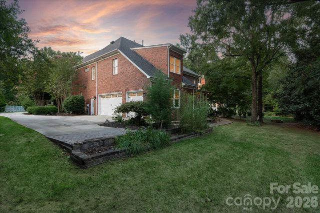 6605 Saunton Court, Charlotte, NC 28277