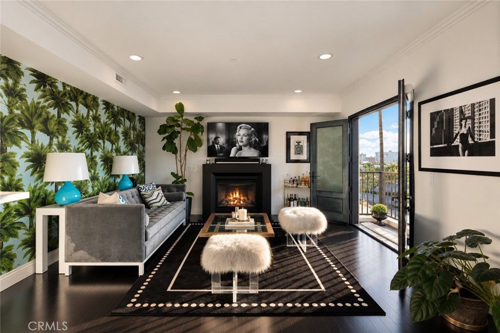718 N Croft Avenue PH1, West Hollywood, CA 90069 — exterior