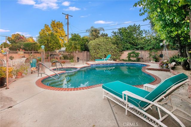 20944 Elkwood Street, Canoga Park, CA 91304