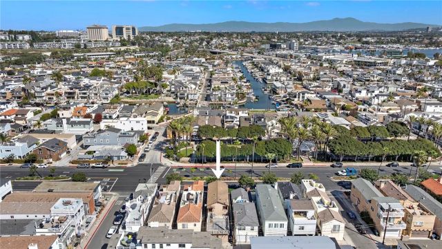 3709 W Balboa, Newport Beach, CA 92663