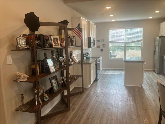 10669 N Lake Road, Montgomery, TX 77316