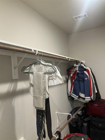 10669 N Lake Road, Montgomery, TX 77316