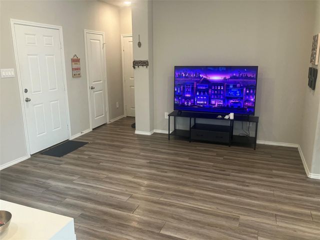 10669 N Lake Road, Montgomery, TX 77316