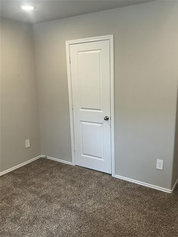 10669 N Lake Road, Montgomery, TX 77316