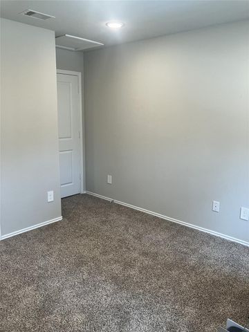 10669 N Lake Road, Montgomery, TX 77316