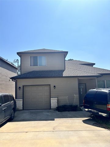 10669 N Lake Road, Montgomery, TX 77316