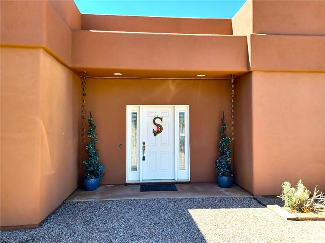 64 Coyote Trail, Santa Fe, NM 87508