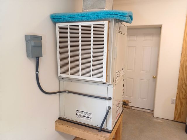 64 Coyote Trail, Santa Fe, NM 87508