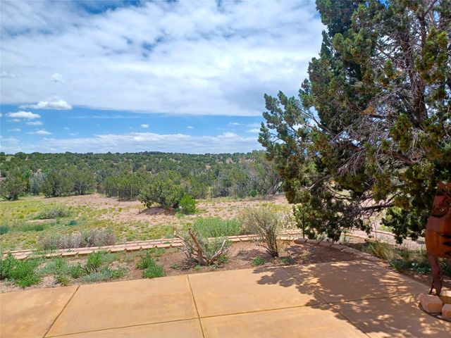 64 Coyote Trail, Santa Fe, NM 87508