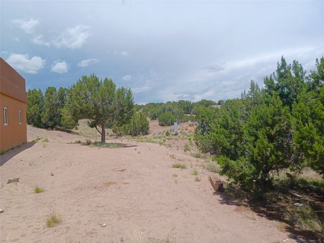 64 Coyote Trail, Santa Fe, NM 87508