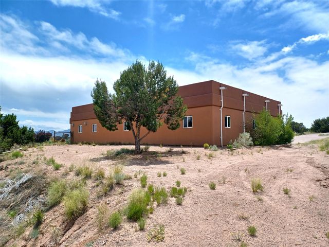 64 Coyote Trail, Santa Fe, NM 87508