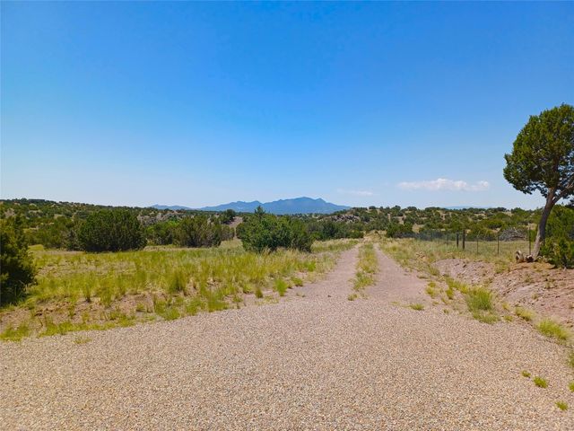 64 Coyote Trail, Santa Fe, NM 87508