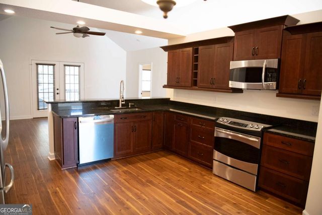 108 Hunter Way, Carrollton, GA 30116