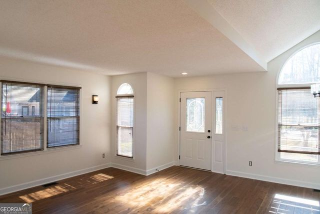 108 Hunter Way, Carrollton, GA 30116