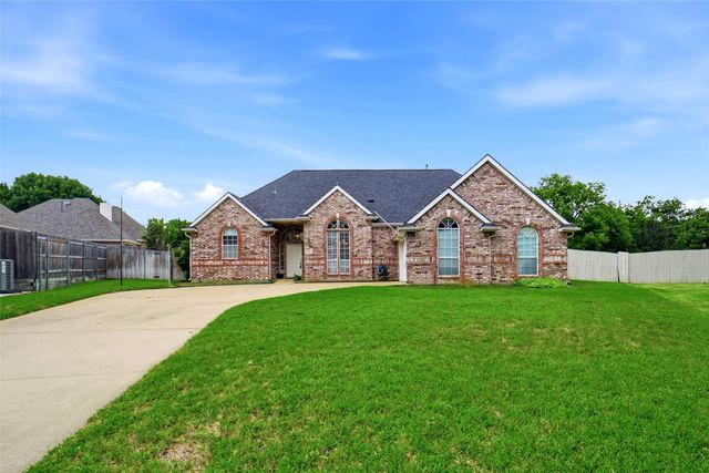1620 Oak Creek Drive, Hurst, TX 76054