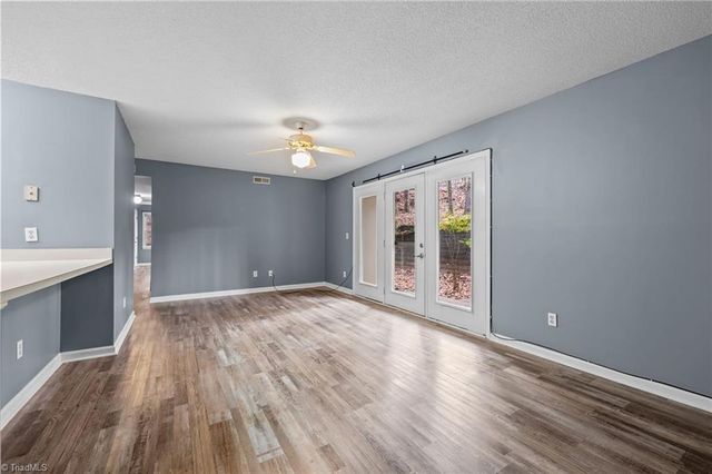 5928 Friendly Avenue C, Greensboro, NC 27410