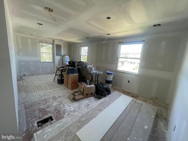 1018 W BROWNING RD, Bellmawr, NJ 08031